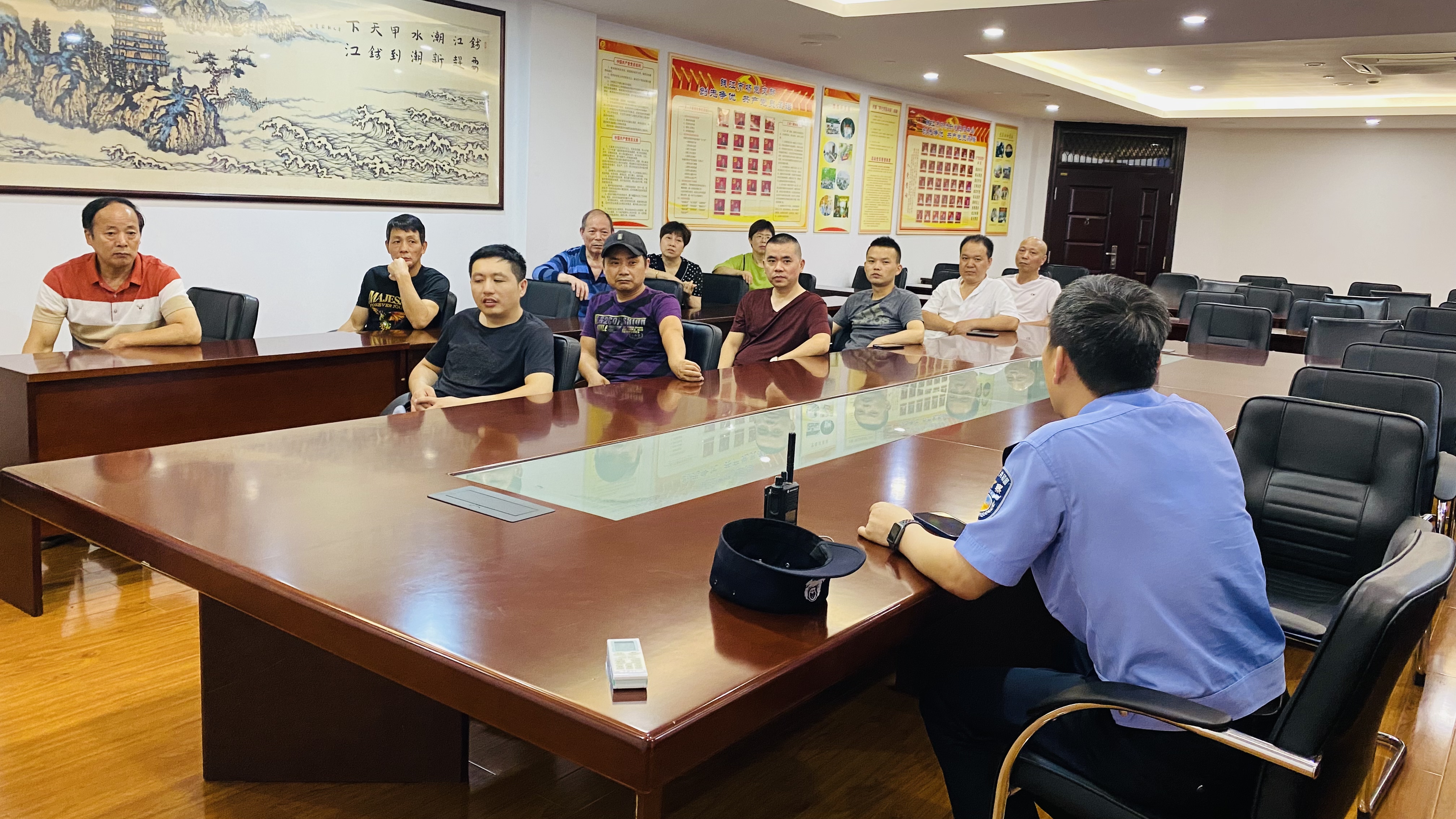 錢(qián)江商城聯(lián)合大關(guān)派出所開(kāi)展購(gòu)銷(xiāo)刀具管理培訓(xùn)